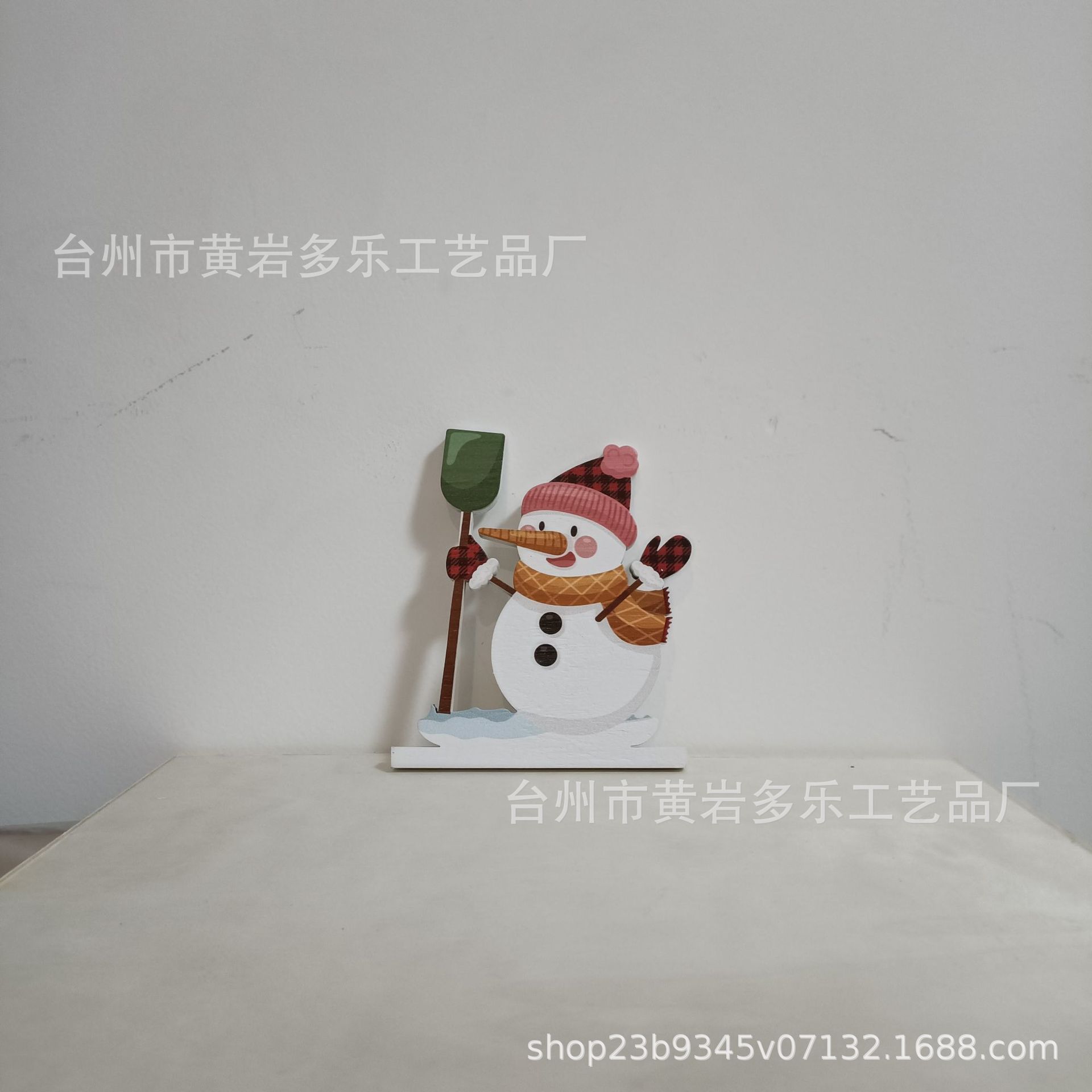 Christmas decoration fireplace hooks, simple wooden sock hooks, table ornaments and handicrafts details Picture