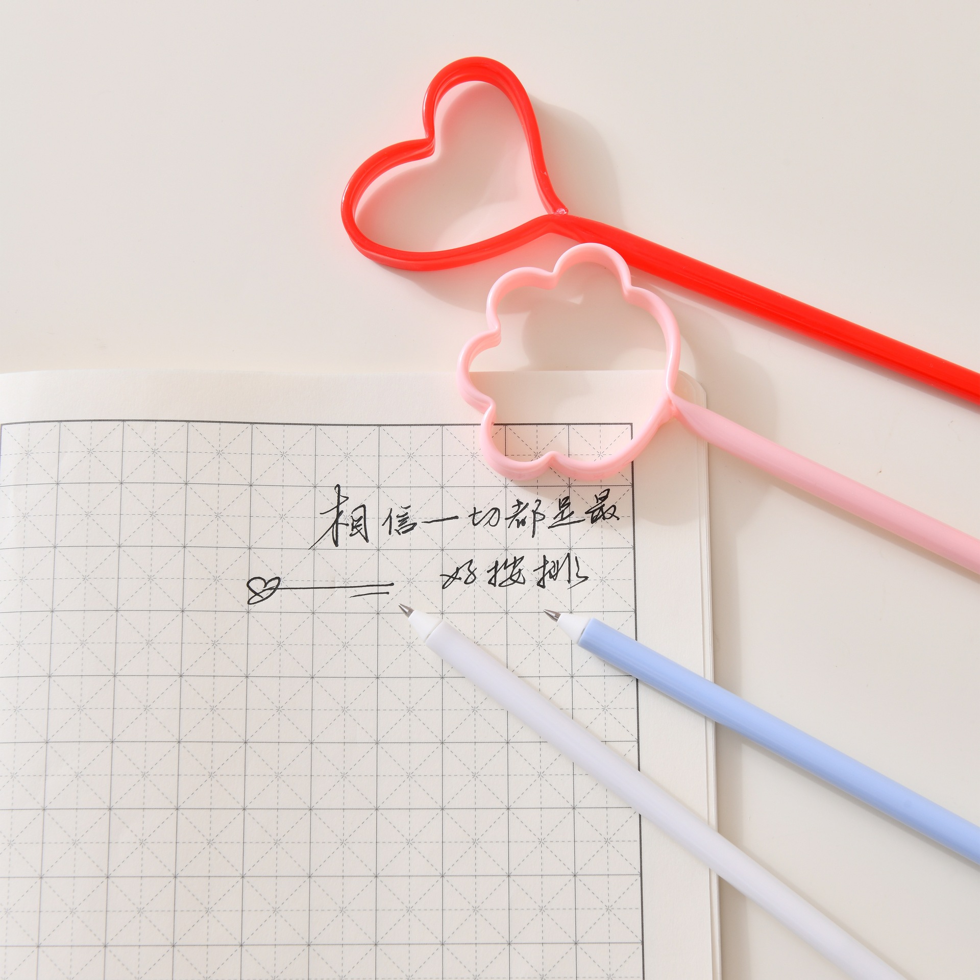 New heart-shaped straw pen, cute pen, cap removal gel pen, high appearance level, creative stationery for primary school students wholesale details Picture
