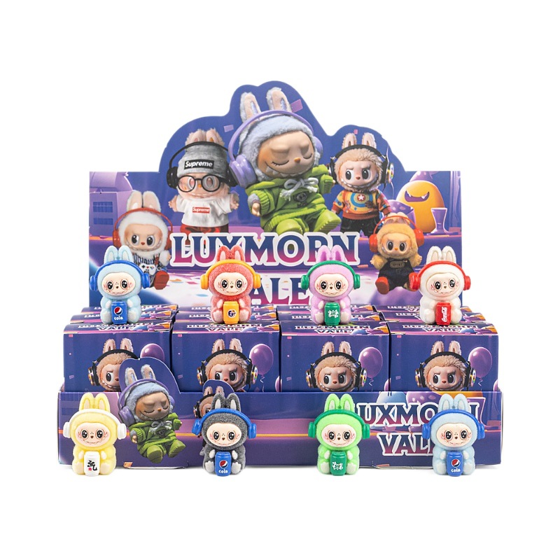 爆款耳机植绒摆件儿童玩具批发潮玩公仔盲袋盲盒白底实物图