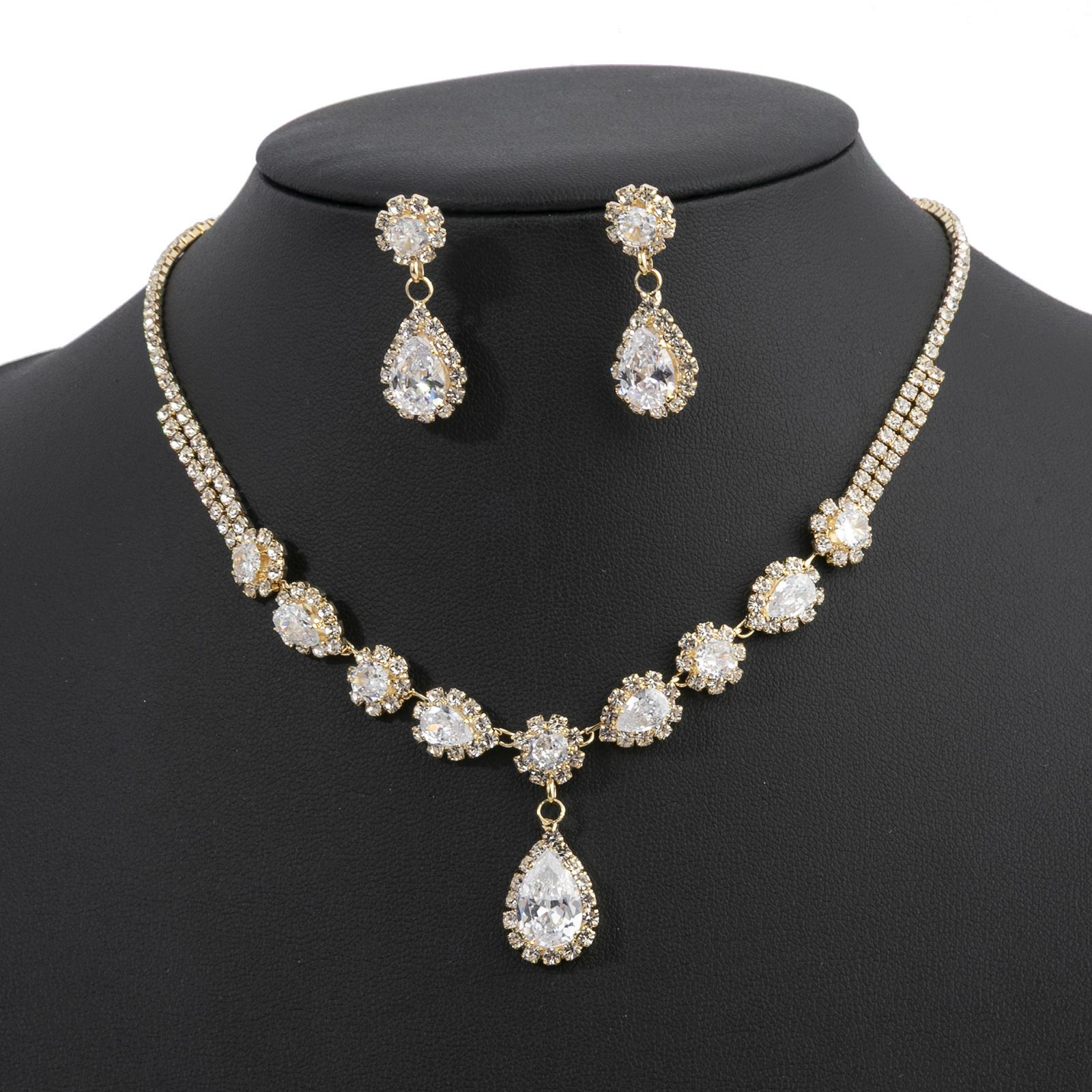 A two-piece cross-border set of super sparkling teardrop-shaped zircon necklace and earrings from Europe and America, a retro and light luxury wedding banquet jewelry set details Picture