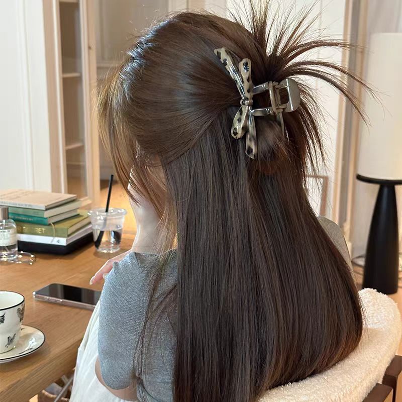 Korean-style leopard print bow clip for women, semi-tied hair, shark clip, oversized hair clip, elegant headwear and hairpin Specification image