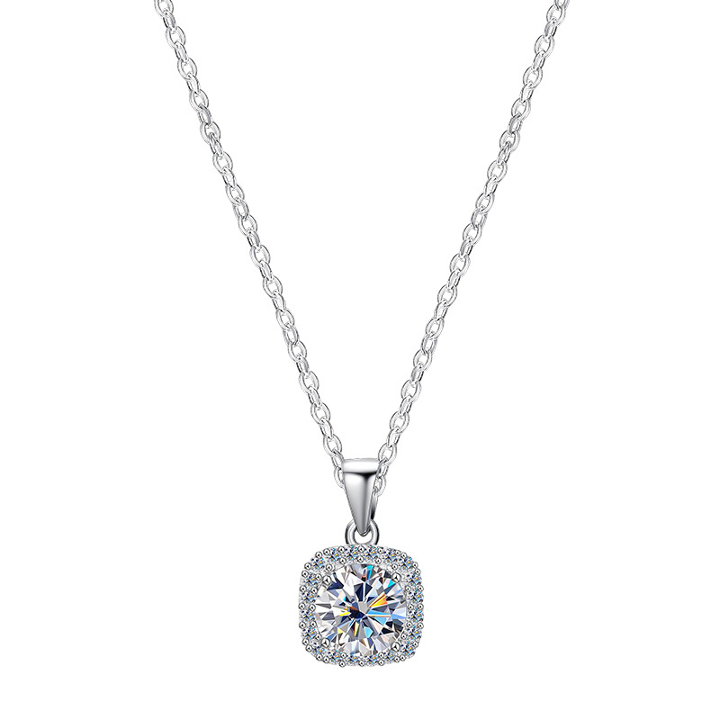 The jewelry set features a high-end square necklace made of 925 sterling silver from Europe and America, which is simple and versatile. The Moissanite collarbone chain exudes a sense of sophistication Item Picture