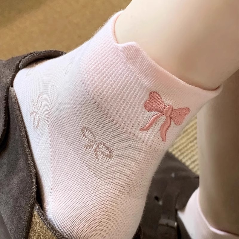 Japanese-style bow boat socks, summer thin breathable socks, women's ins heels embroidered shallow toe short socks, sweet cotton socks details Picture