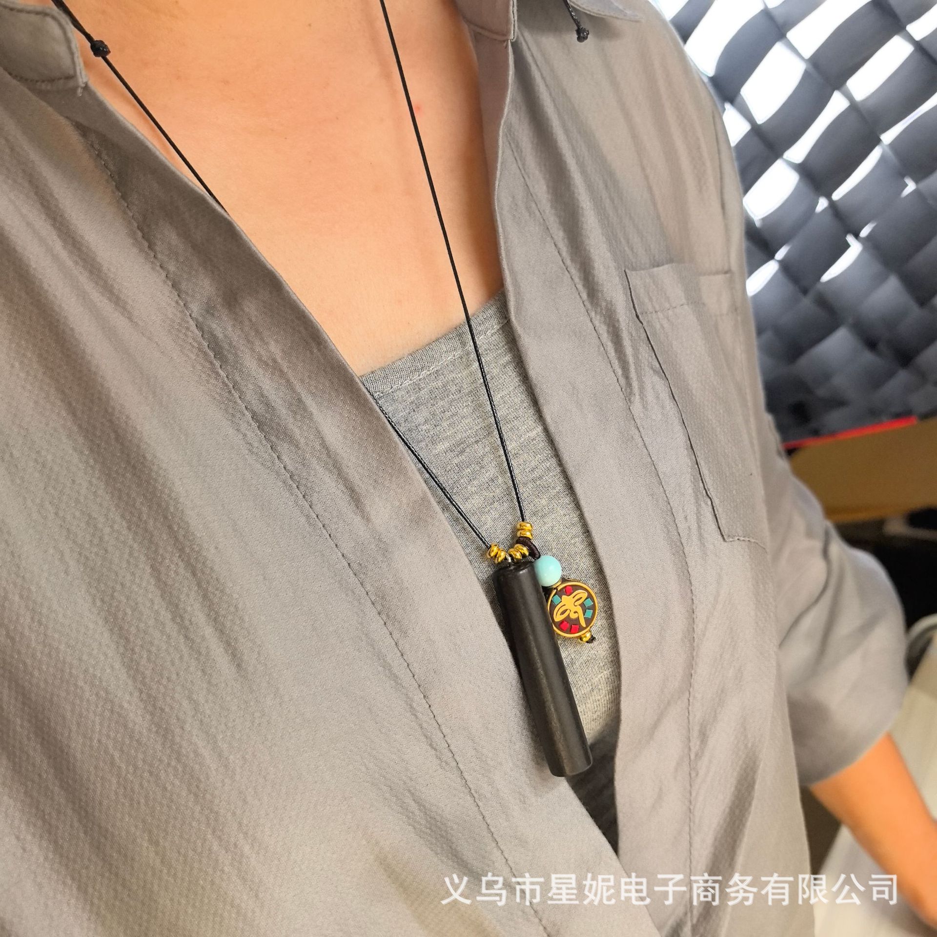 New Chinese-style Zen-inspired cylindrical ebony pendant necklace, a female ethnic style simulation bird bone, versatile and niche design, simple and elegant Application Scenario