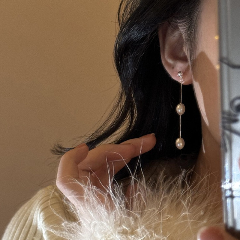 High-end freshwater pearl tassel earrings, ins style, niche design, slimming earrings, simple and versatile, elegant stud earrings