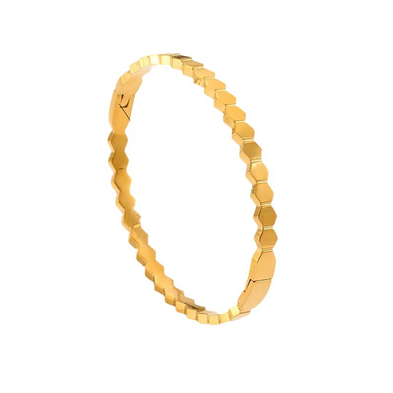 欧美跨境轻奢小众设计时尚蜂巢钛钢手镯简约高级气质百搭创意手链详情图5