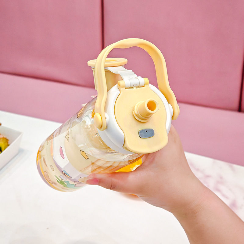 塑料杯实物图
