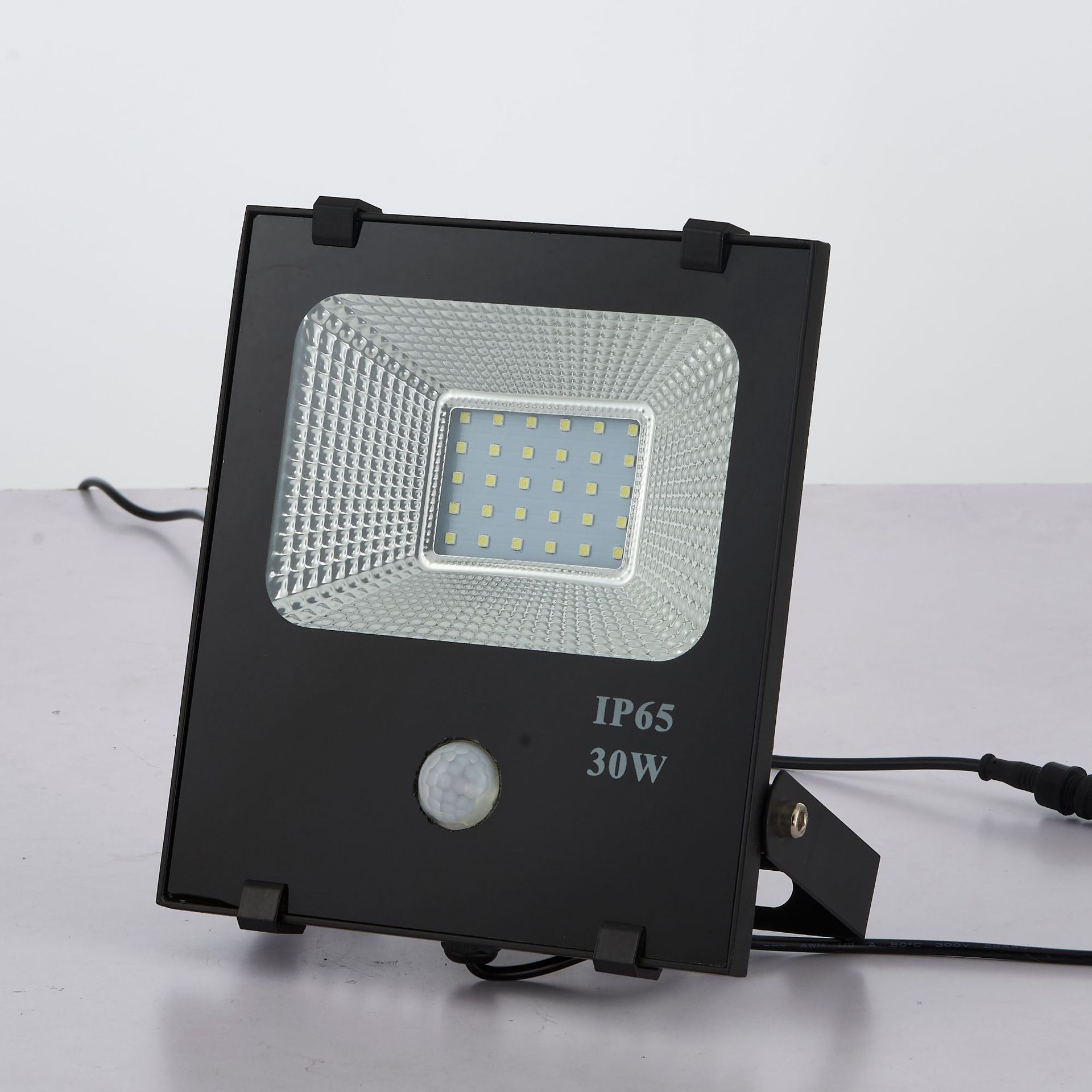 LED outdoor floodlights, human-sensing garden lights, solar lighting fixtures, warehouse outdoor solar lights, super bright Specification image