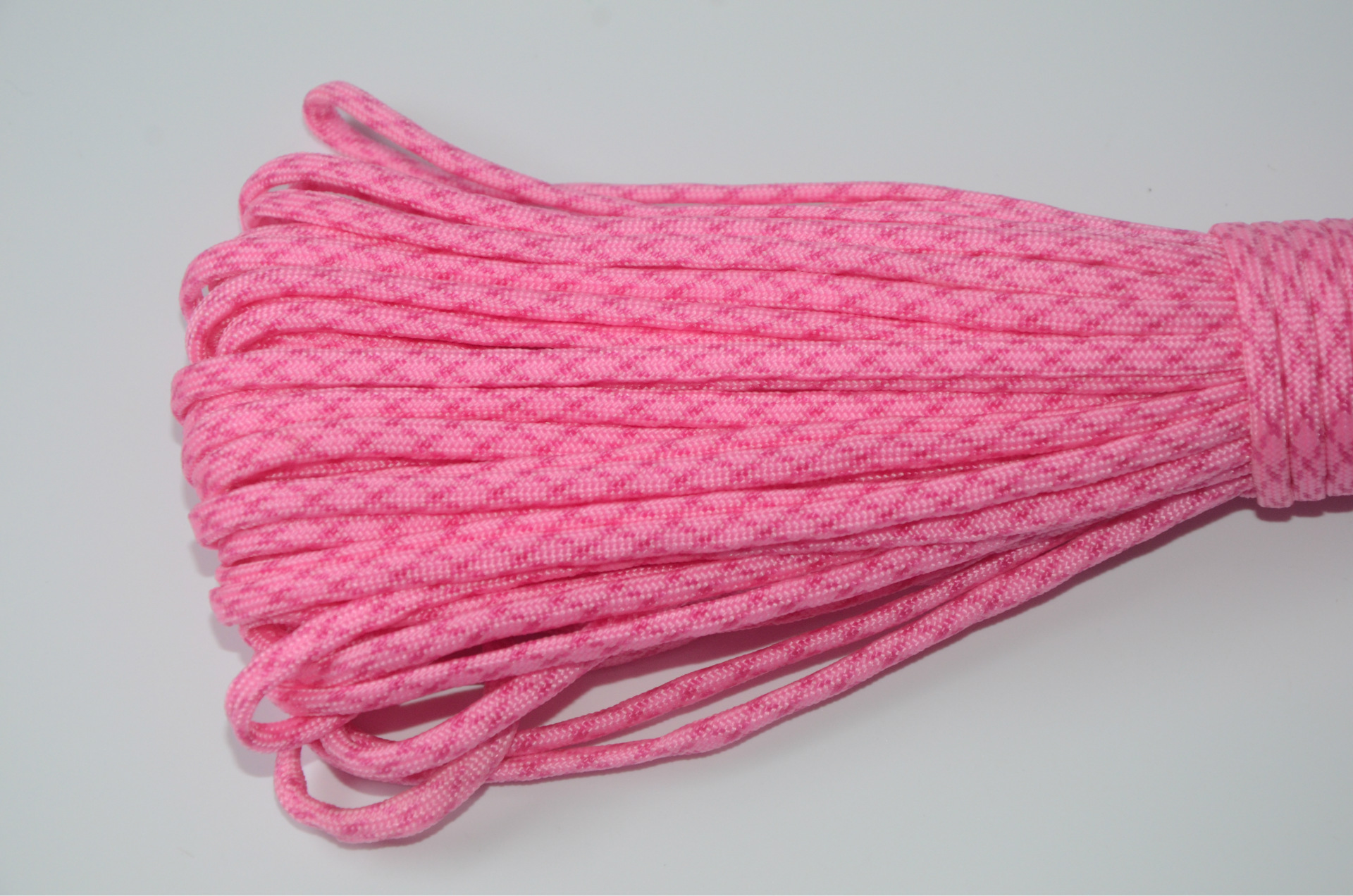 7 Seven-core umbrella rope, 31 meters, 100 feet, 4MM outdoor woven bracelet, rope binding, drying rope, 200 colors Application Scenario