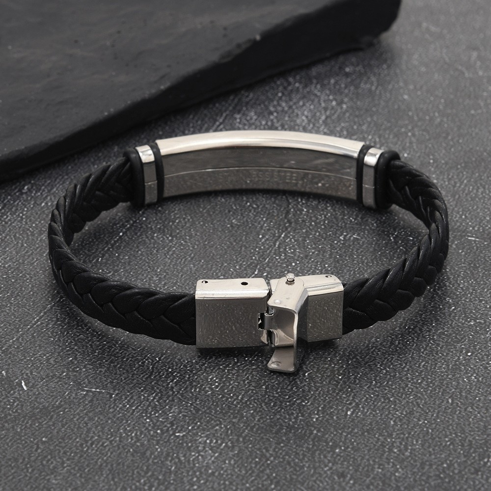 In Europe and America, there are 12 popular zodiac sign bracelets, fashionable and individual men's stainless steel leather bracelets, student couple accessories and jewelry Application Scenario