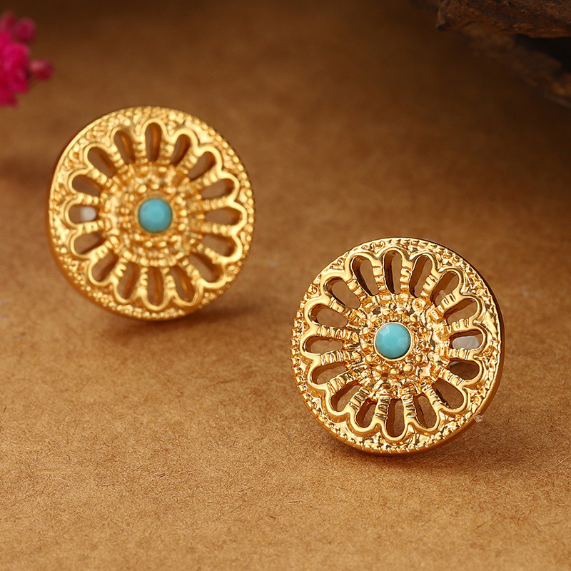 Retro stone earrings, flower-shaped stud earrings, hollowed-out, high-end design, niche, flattering face, simple design earrings for women details Picture