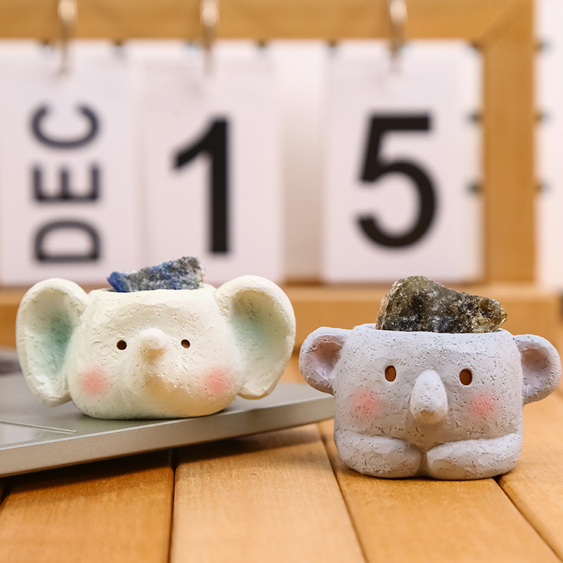 Cute and fun crystal blind box, with a variety of cartoon animal tabletop decorations and creative designs. Adorable animal blind boxes Specification image