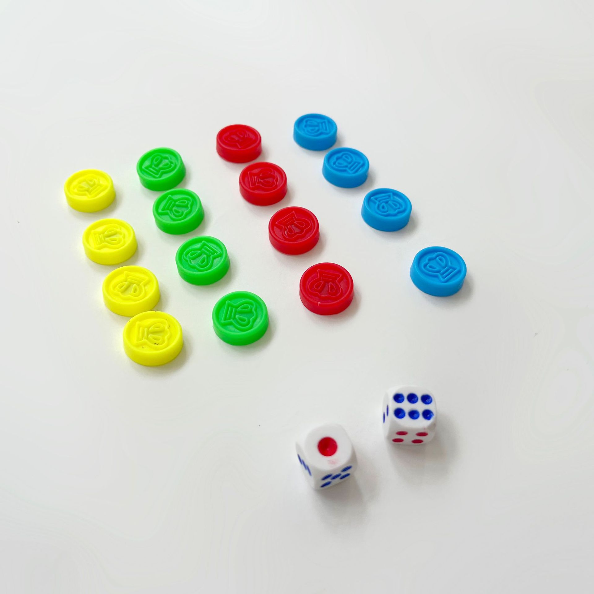象棋、围棋实物图