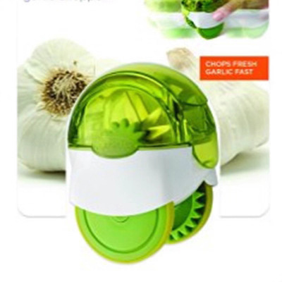New hand-pushed garlic minder, roller garlic cutter, garlic granule press and garlic puree press Application Scenario