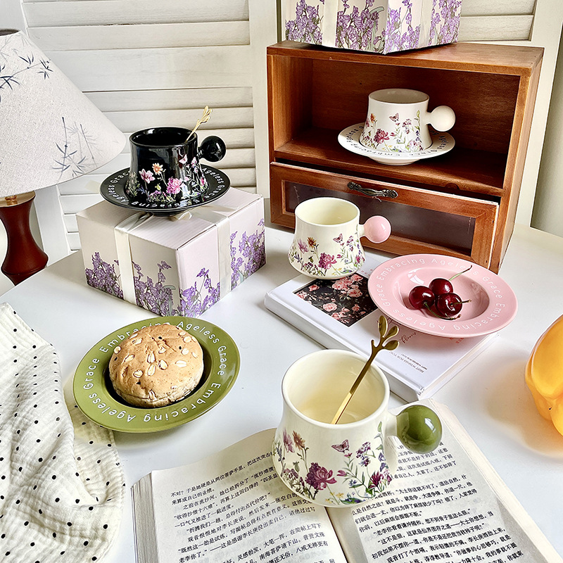 High-quality ceramic coffee cup and saucer set gift box, high-end and exquisite underglaze color afternoon tea cup as a souvenir Item Picture