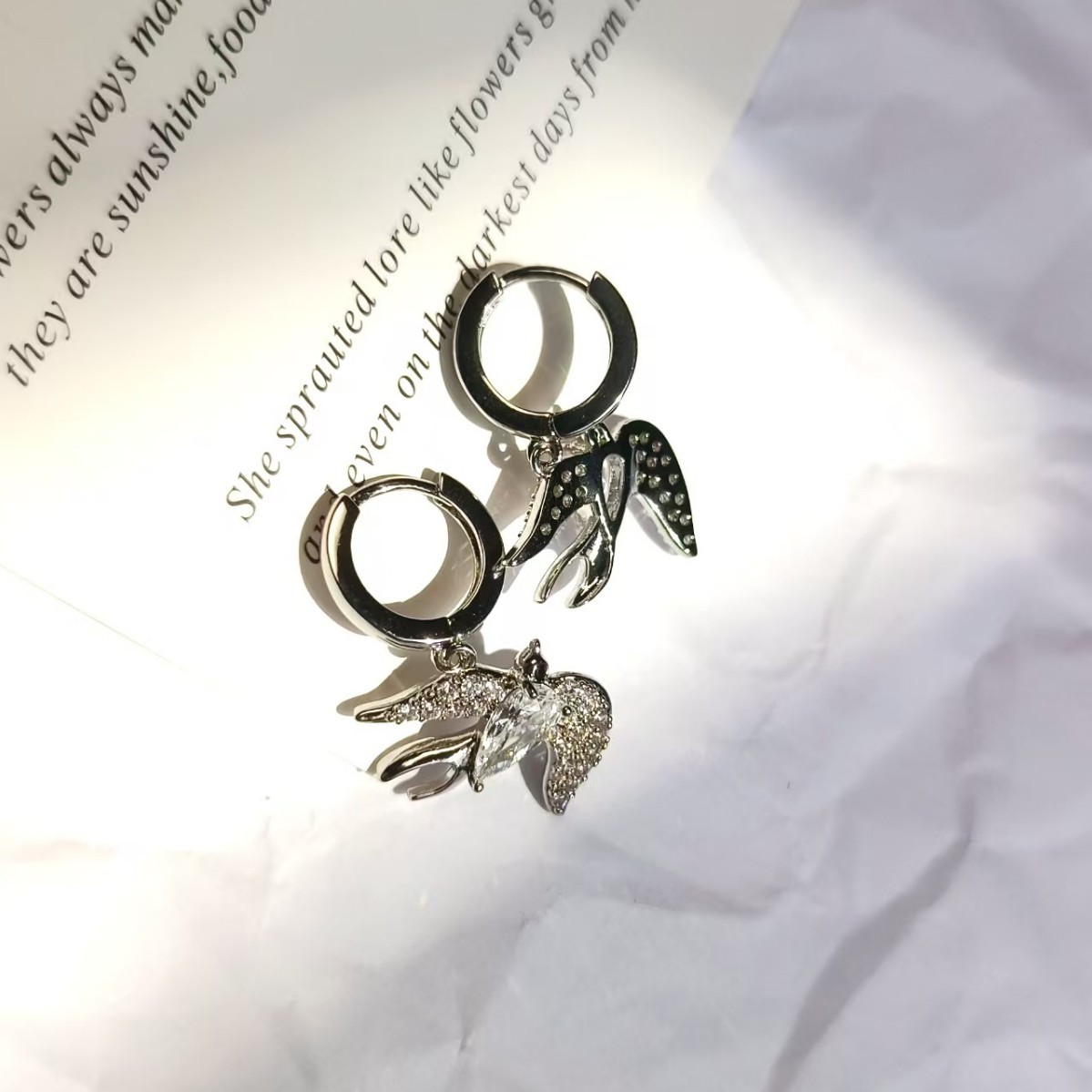 High-end and popular niche fashion design, zircon set wild goose earrings, light luxury, grand and exquisite earrings Specification drawing