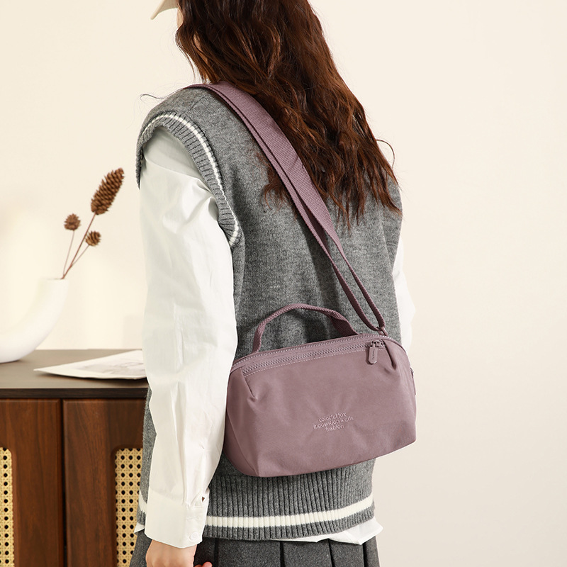 New fashionable and simple shoulder bag, casual water-resistant nylon bag, versatile crossbody bag Specification image
