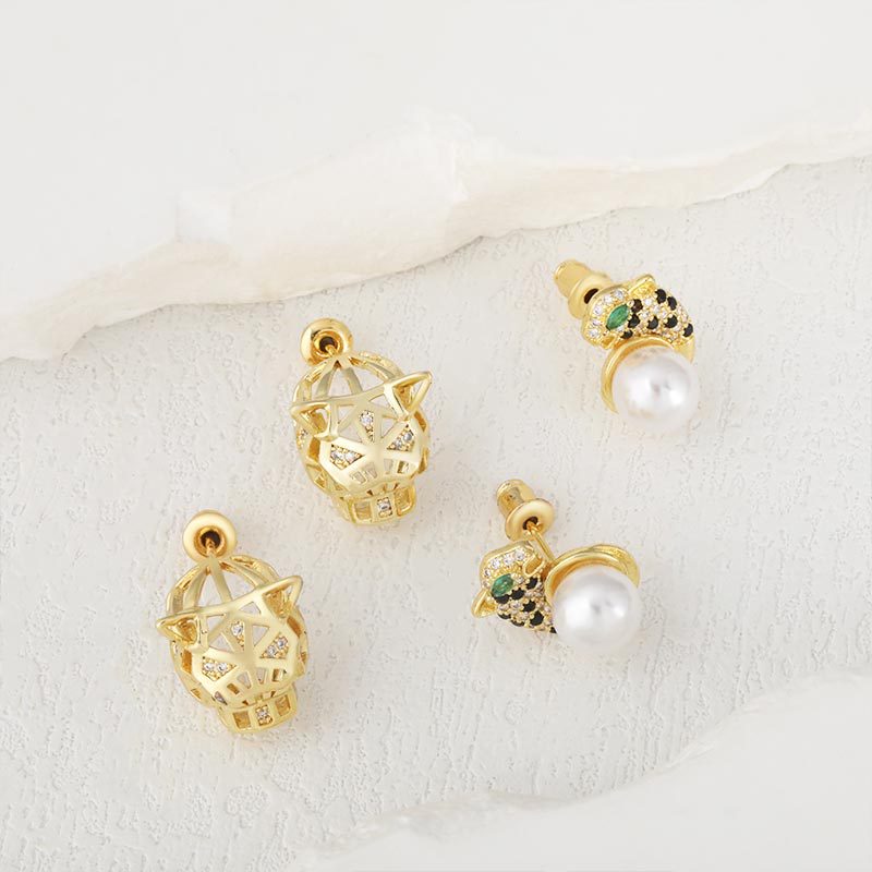 New creative zircon pearl leopard stud earrings for foreign trade, color-preserving copper plated with real gold, European and American style, niche and elegant earrings details Picture