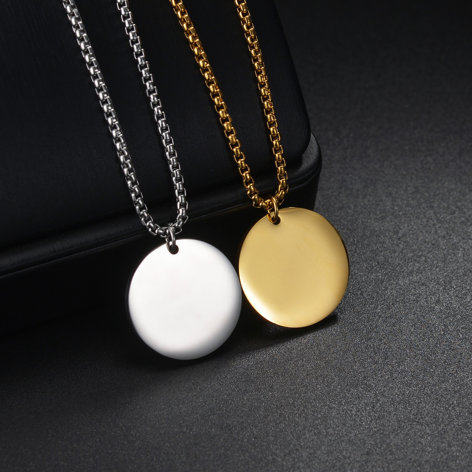 2024 European and American cross-border fashionable and exquisite titanium steel necklace, simple style and trendy stainless steel pendant, can be laser-printed with LOGO