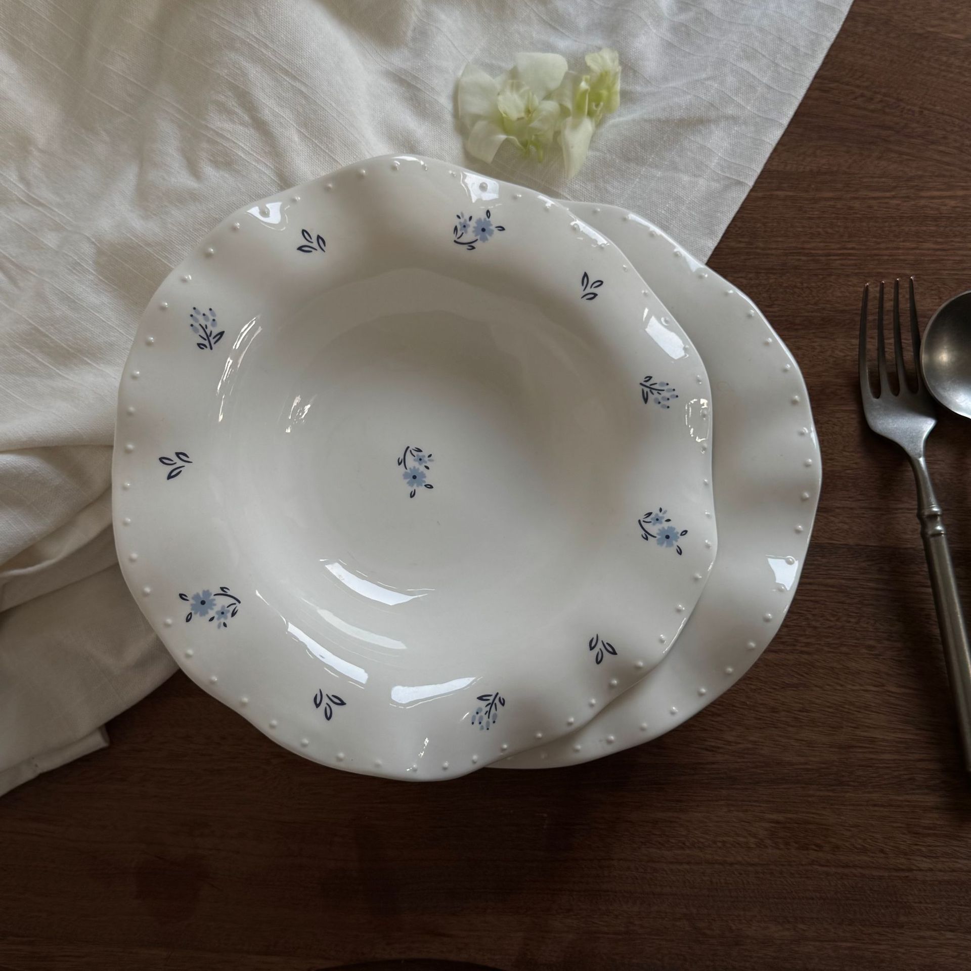 French retro hand-molded irregular ceramic plates, floral plates, dessert plates, fruit plates, dinner plates, household trays
