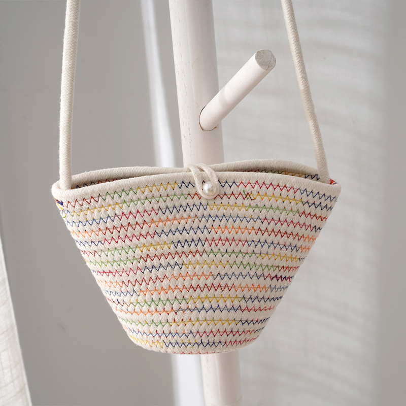 Bolsas de paja transfronteriza bolsas de paja de verano versátiles bolsas de mujer tejidas a mano cubos bolsas de playa cambio de teléfono móvil un hombro bolsa pequeña bolsa de paja Application Scenario