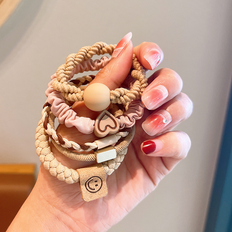 The women's hair tie with a rubber band features a simple and elegant style. It is a high-elasticity and durable hair band with a 2024 new style Application Scenario