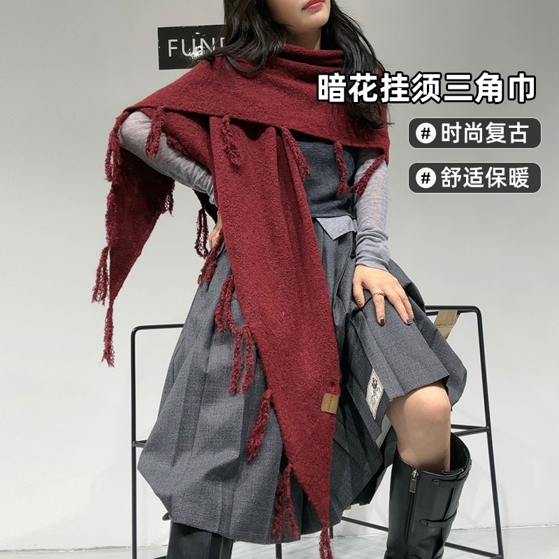 One-piece consignment of trendy new scarves for women, high-end and versatile, with a sense of atmosphere. Wool shawls for warmth, thickened fringed cashmere scarves. Wholesale at street stalls Specification image