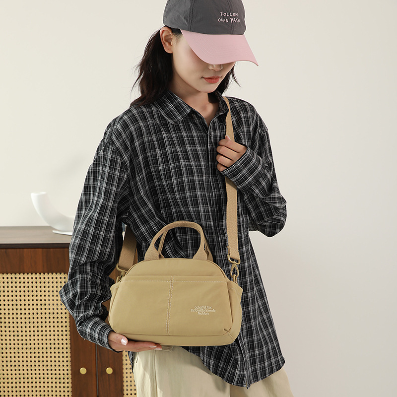 Crossbody bag, women's bag, large-capacity handbag, new lightweight nylon handbag, cross-border details Picture