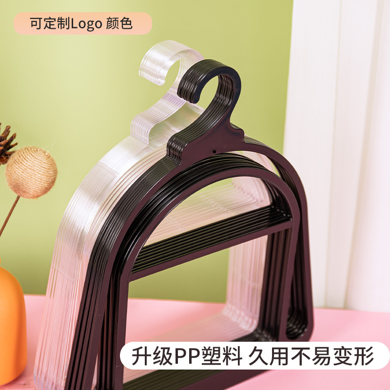 Thick plastic adult hat racks are available for autumn and winter cotton hat display stands, hat racks, cotton hat supports, hooks and plastic hooks details Picture