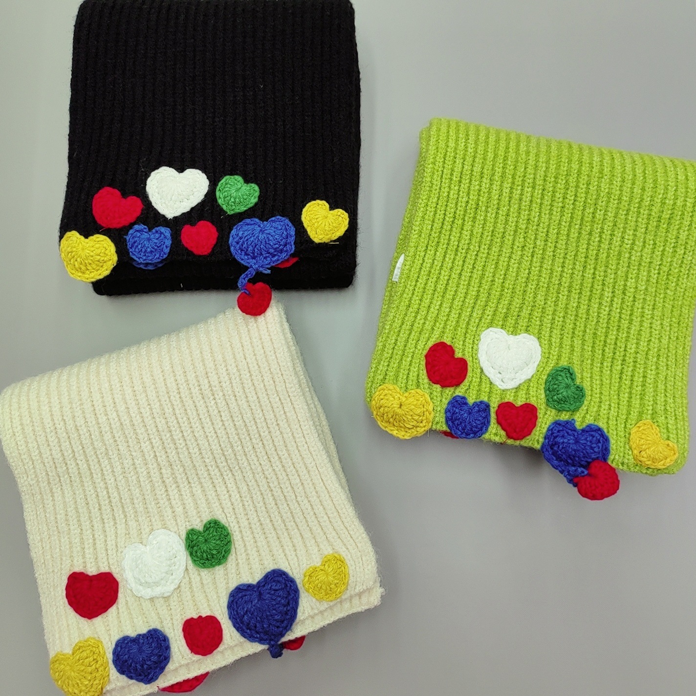 New three-dimensional, colorful handcrafted heart-shaped, cute and warm knitted scarf for students, Japanese-style sweet autumn and winter scarf for women details Picture