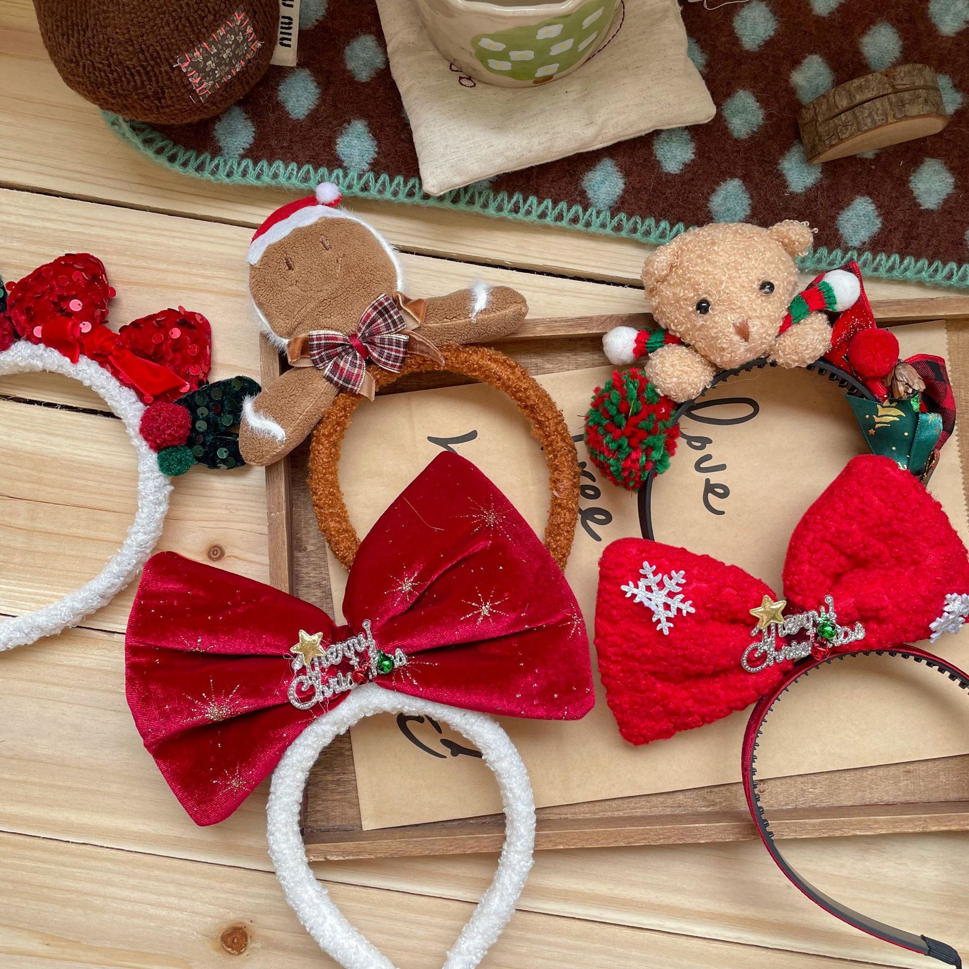 A new Korean-style Christmas sparkling children's headband with a bow and antler, creating a sweet and girlish atmosphere Application Scenario