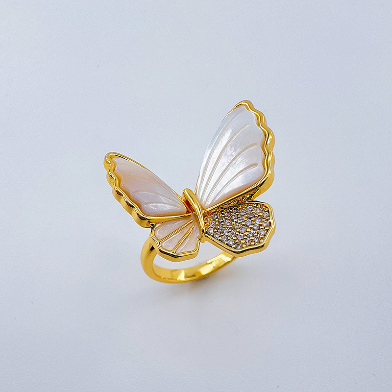 Bai Ling's InS-style mother-of-pearl dynamic butterfly ring, a stylish and fashionable ring with a high-end feel and a simple yet unique style Application Scenario