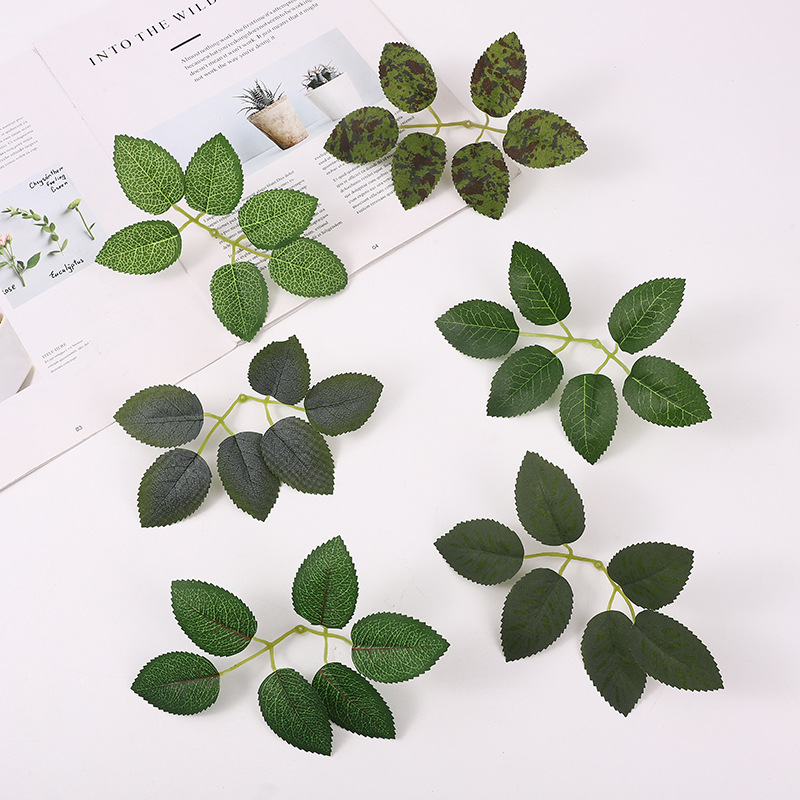 工厂批发仿真丝印6耳玫瑰叶仿真绿植叶子手工尤加利叶摆件现货