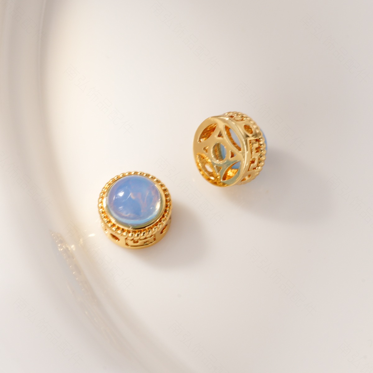 DIY jewelry and necklace clasp with zirconium natural stone aquamarine beads, copper plated with real gold for color retention and high-end feel Specification image