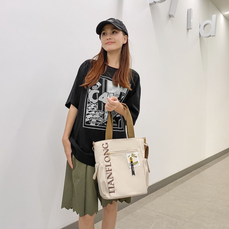 New Japanese-style large-capacity bag, casual and versatile, women's single-shoulder bag, student's school commuting crossbody handbag Application Scenario