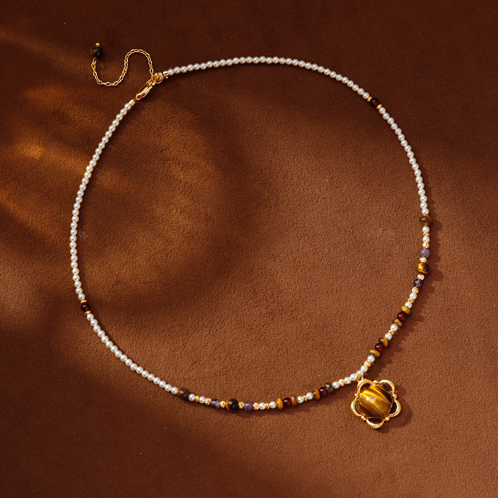 Hyacinth Maillard style tiger's eye pendant necklace for women, fashionable, light luxury and niche design sense collarbone chain, neck chain and sweater chain details Picture