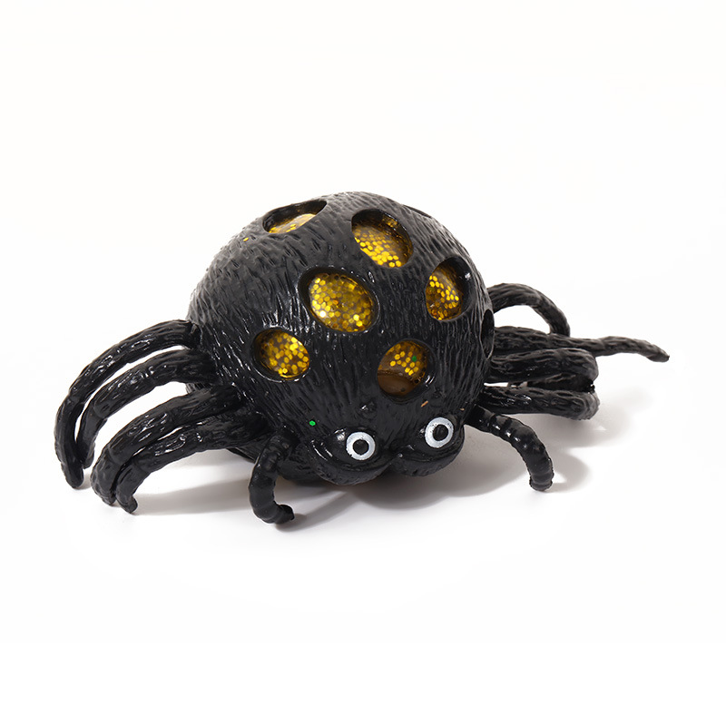 Cross-border exclusive supply of best-selling toys: Halloween spider prank venting toys, realistic spider stress-relieving toys wholesale Application Scenario