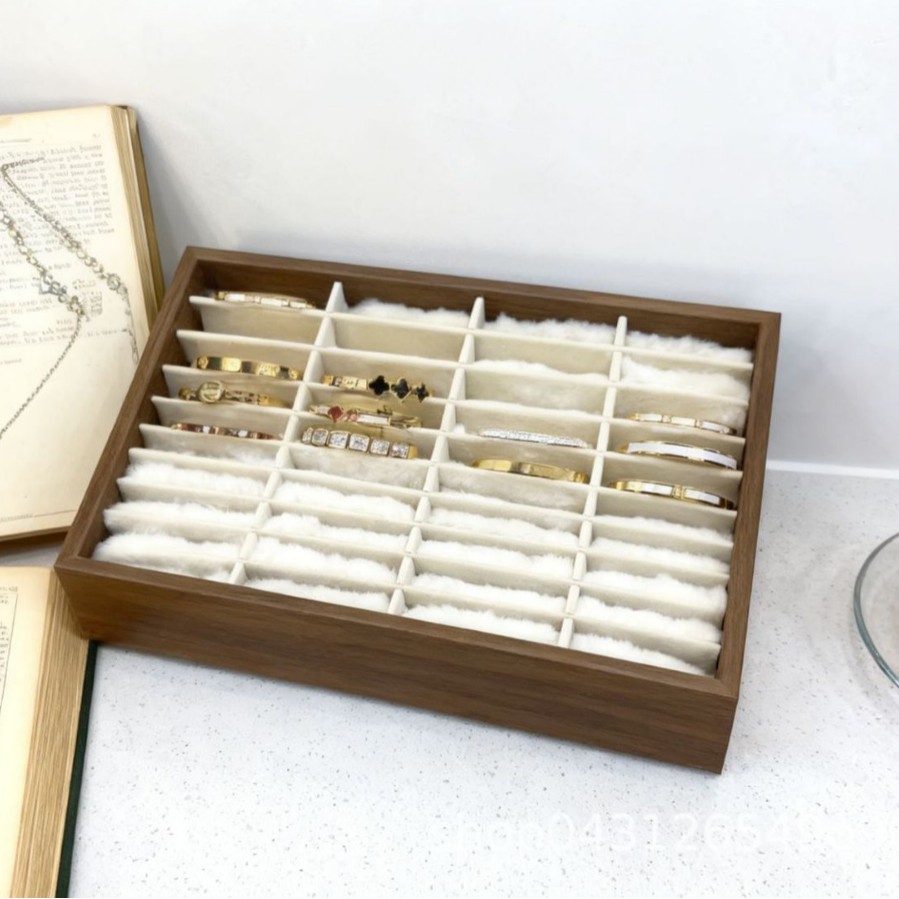 珠宝/锆石手镯/小猪佩奇手串/二代蜜蜡/珠宝首饰产品图