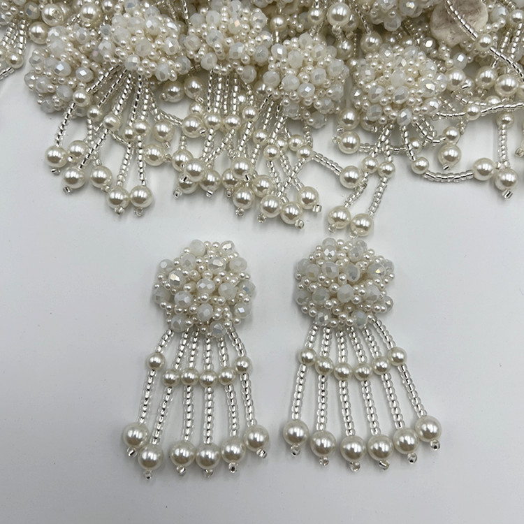 厂家现货手工水晶串珠吊吊古风绣花鞋珍珠饰品配件耳环胸针鞋花