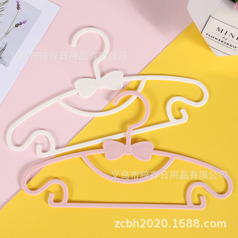 Plastic folding clothes hanger, children's wooden clothes rack, multi-functional clothes hanger, clothes hanger organization supplies details Picture