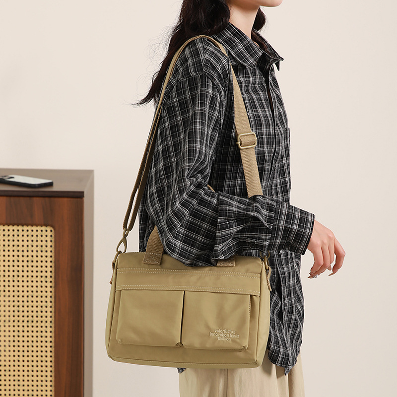 Nylon resistente al agua maletín de mano un hombro crossbody mujer multicompartimento bolsa de tela details Picture
