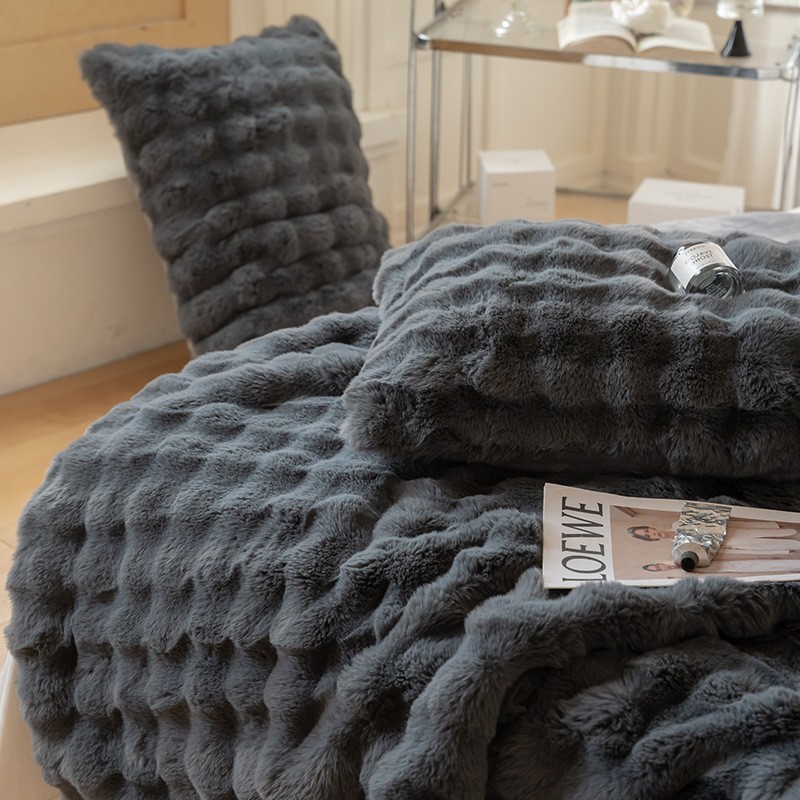 Tuscan blanket, imitation rabbit blanket, bubble fleece blanket, double-sided thickened office nap blanket, sofa cover blanket Specification image