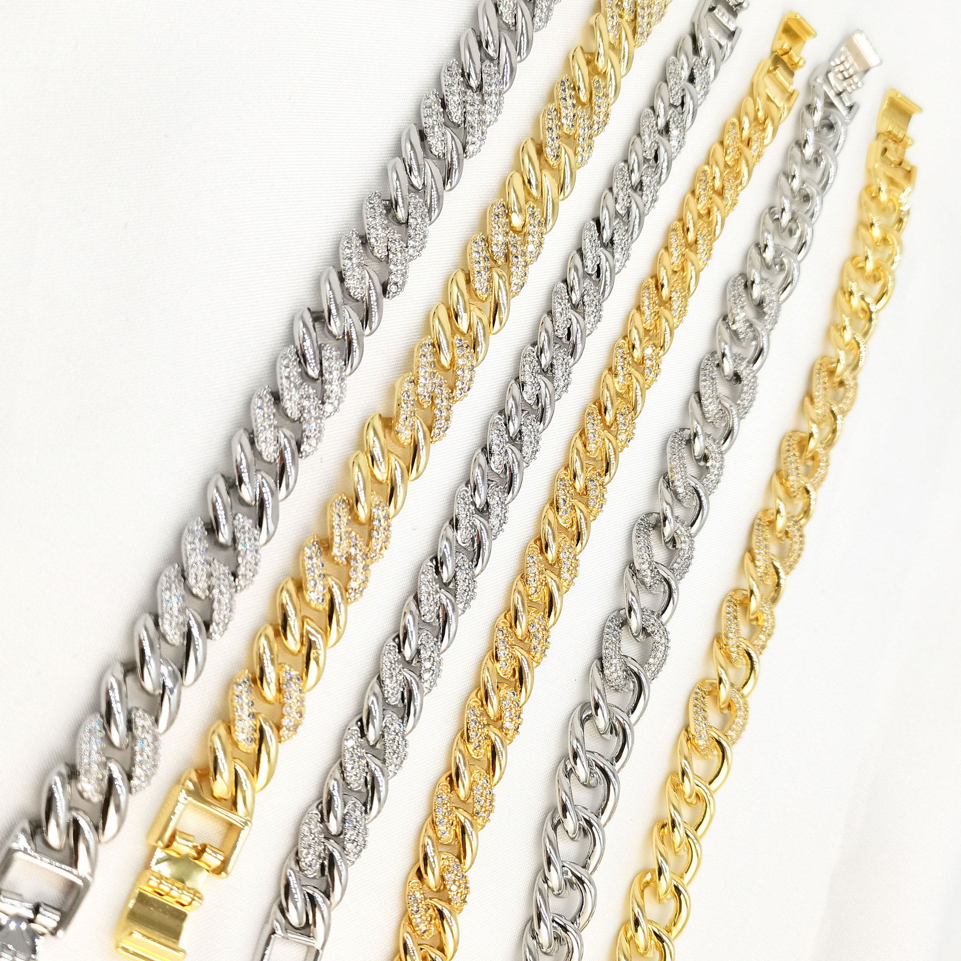 New European and American necklace accessories, men's hip-hop diamond-encrusted chain bracelets, fashionable Cuban chain factory direct sales, personalized Item Picture