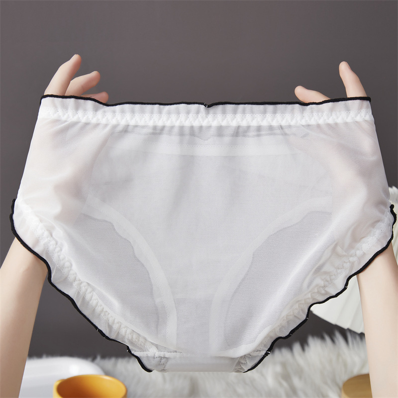 Trendy Chinese-style women's sexy and comfortable underwear, delicate mesh fabric elegant and fashionable one-button mid-waist underwear for women 7616 Application Scenario