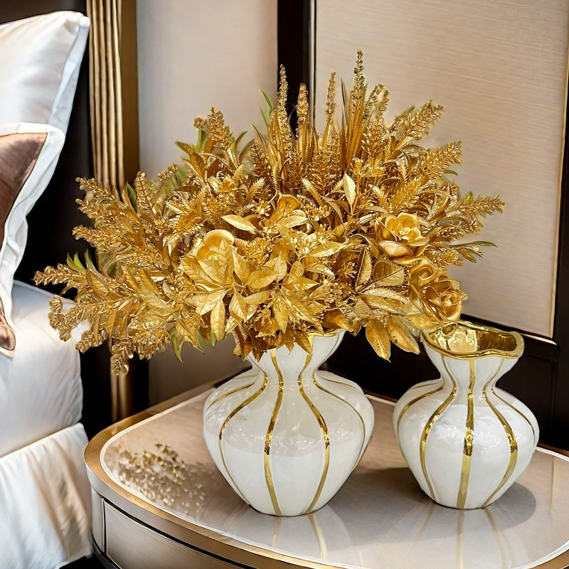 Jarrón de cerámica de estilo europeo piezas de artesanía jarrón de oro descripción de flores de rosa para el hogar decoración de la sala de estar decoración de flores doradas dormitorio, jarrón de cerámica de lujo todo lo que muestra elegante y elegante details Picture
