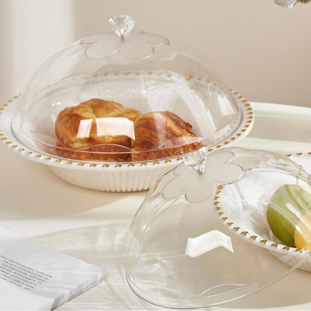 Covered bread plate, fruit plate, home living room coffee table, snack plate, heart-shaped gold edge new desktop storage