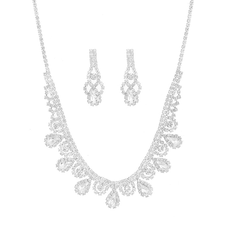 A two-piece set of luxurious and exaggerated diamond-encrusted water drop necklace and earrings from Europe and America, featuring a retro full diamond and water diamond design. Cross-border hot sales wholesale Application Scenario