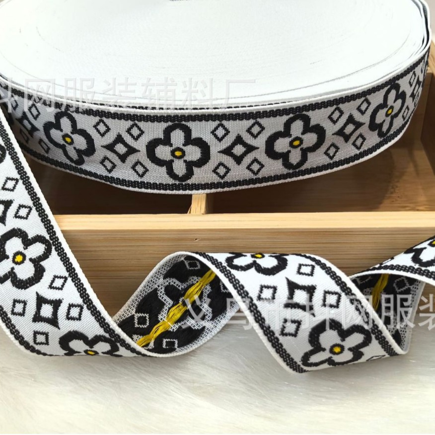 Wholesale of 3cm new ethnic-style jacquard ribbons, performance costumes, hair accessories, gift boxes, packaging ribbons and embroidered ribbons Specification image