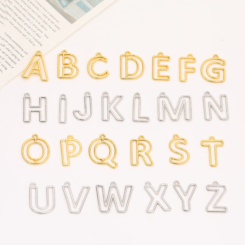 Wholesale of popular alloy 26-letter gold and silver pendants, pendants, bracelets and accessories details Picture