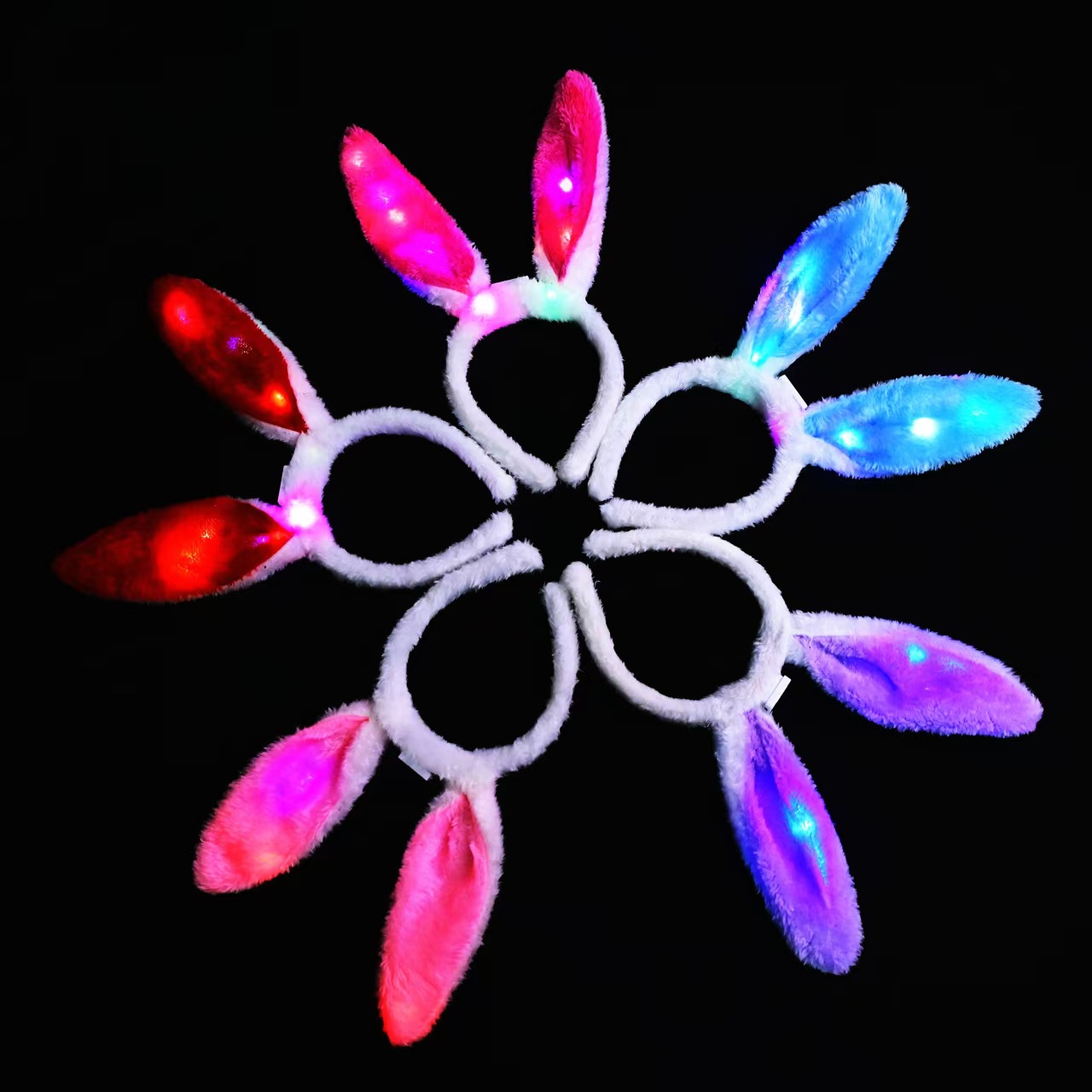 New wholesale glittering rabbit ears, glowing plush rabbit ears, animal headwear and headbands are selling well at night market stalls Application Scenario